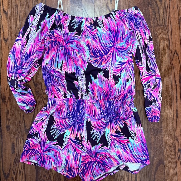 LILLY PULITZER Lana off shoulder romper in  Bright Navy Palms - Picture 7 of 9